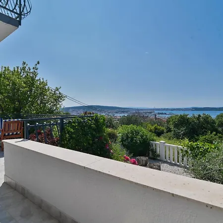 Rina Vacation Трогир