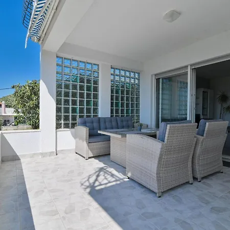 Nyaraló Rina Vacation *