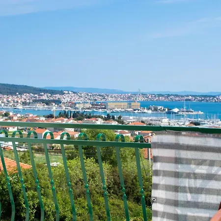 Rina Vacation * Трогир