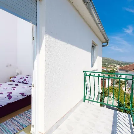 Rina Vacation * Трогир