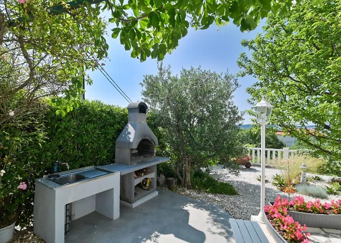 בית נופש Rina Vacation *