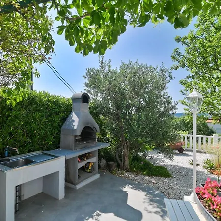 Ferienhaus Rina Vacation *