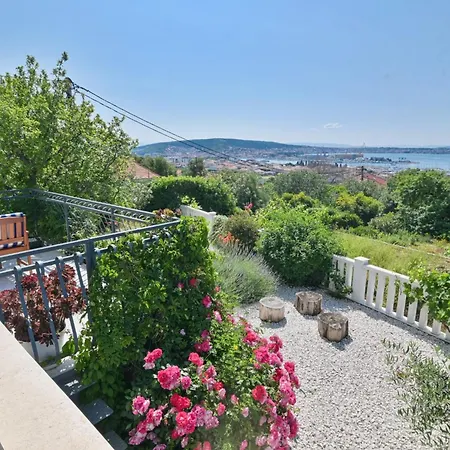 Rina Vacation Semesterbostad *