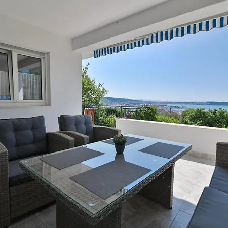 Ferienhaus Rina Vacation *