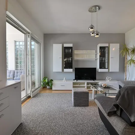 Rina Vacation Ferienhaus *